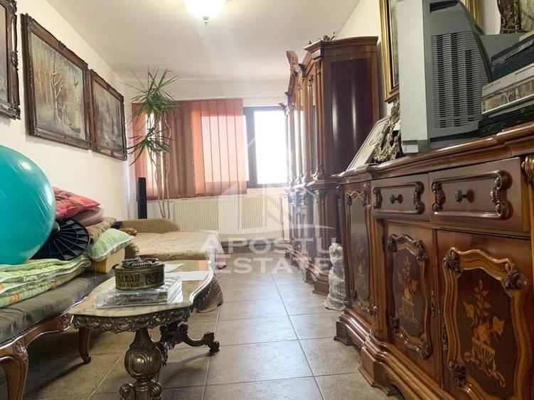 Casă individuală cu 6 camere cu Piscina în Jebel