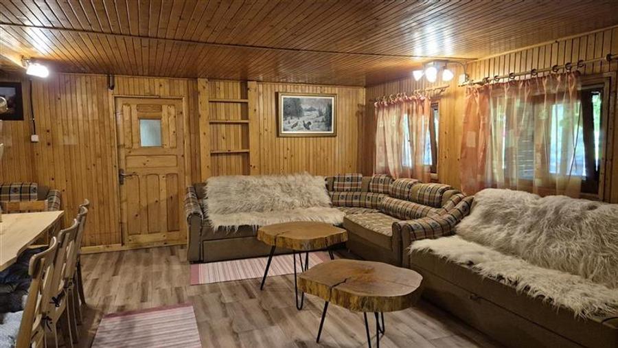 Spațiu comercial, de 280 mp, în Dăești