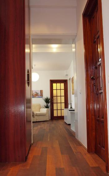 Apartament cu 2 camere semidecomandat în Cișmigiu