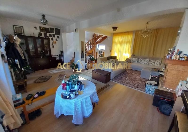 Casă individuală cu 6 camere cu Canalizare în Băneasa
