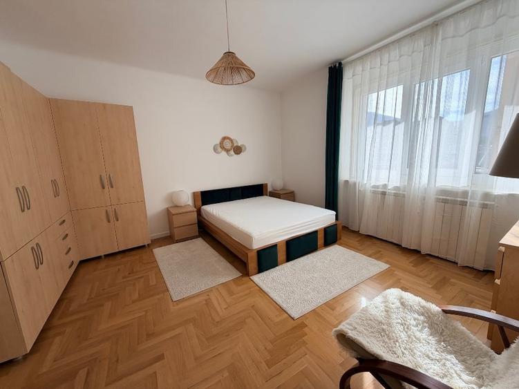 Apartament cu 2 camere decomandat, mobilat în Centrul Istoric