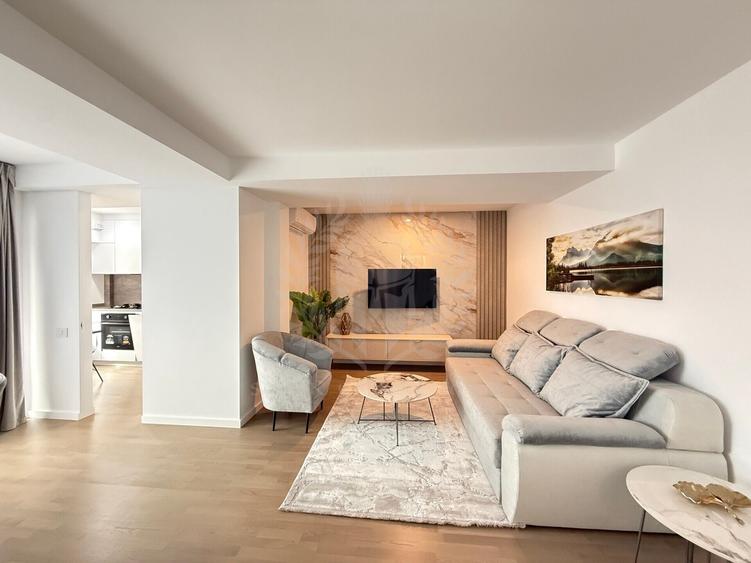 Apartament cu 2 camere decomandat, mobilat în Central