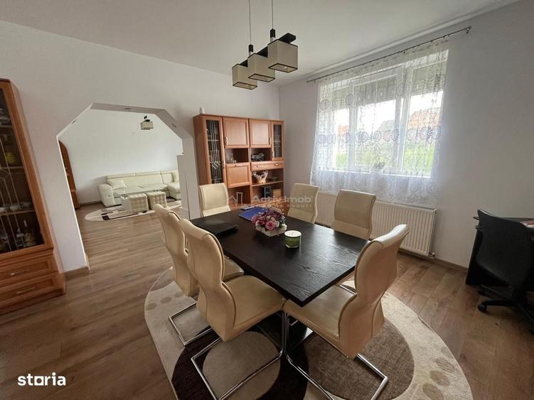 Casă cu 4 camere în Central