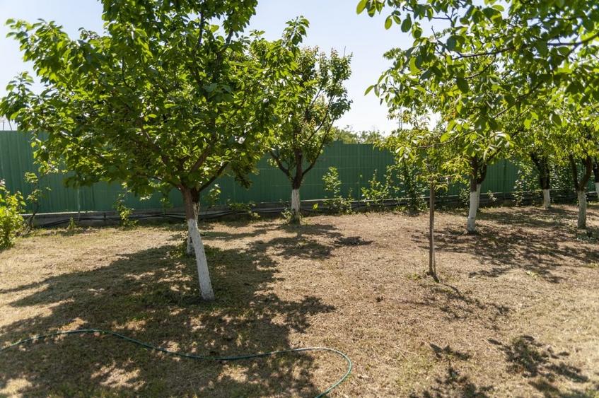 Casă individuală cu 9 camere cu Canalizare în Pleșești (Berca)