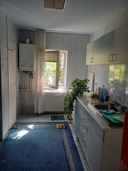 Apartament cu 3 camere decomandat în Aruncuta