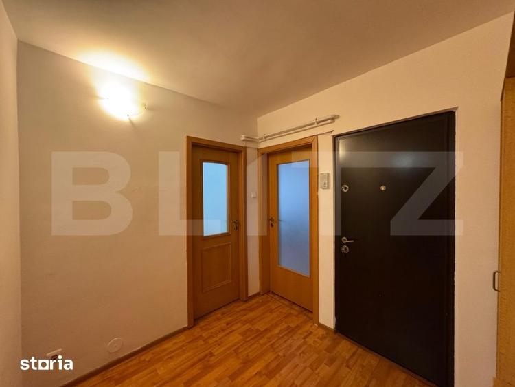 Apartament cu 3 camere decomandat în Sărari