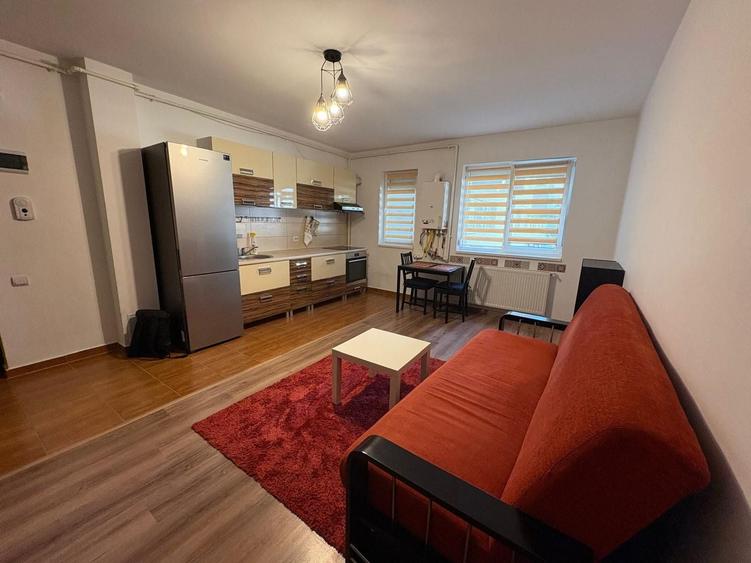 Apartament cu 2 camere semidecomandat, mobilat în Metalurgiei