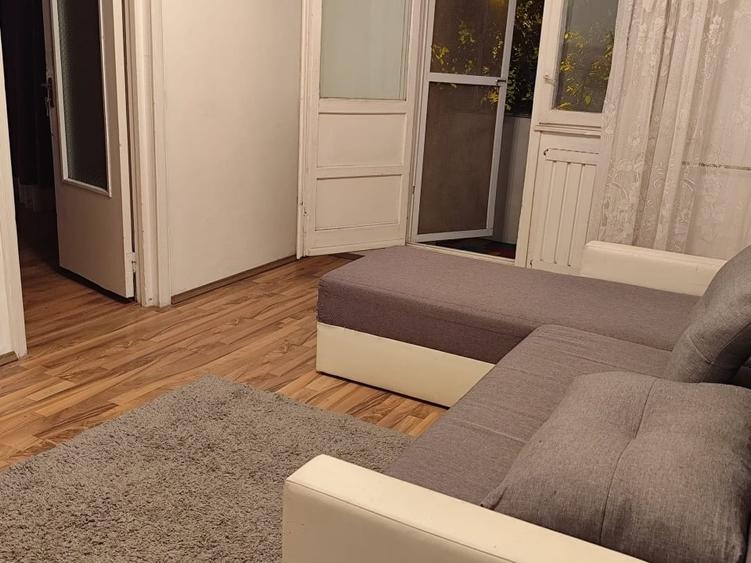 Apartament cu 2 camere semidecomandat, mobilat în Dacia