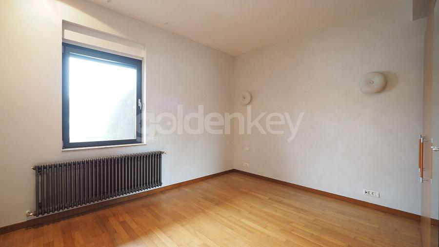 Apartament cu 4 camere decomandat în Dorobanți