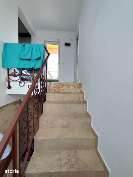 Casă cu 5 camere cu Teren 280 Mp în Vidra