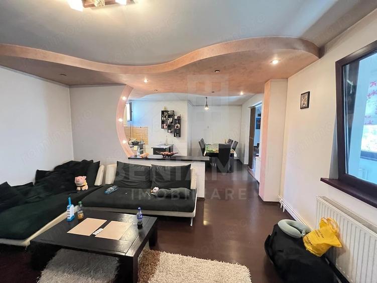 Casă cu 16 camere cu Teren 1100 Mp în Central
