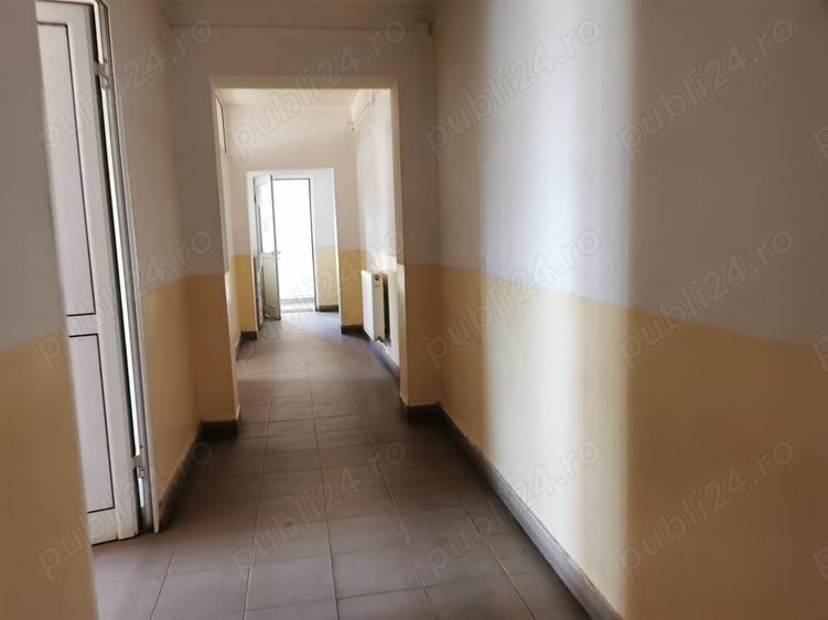 Spațiu comercial, de 698 mp, în Central