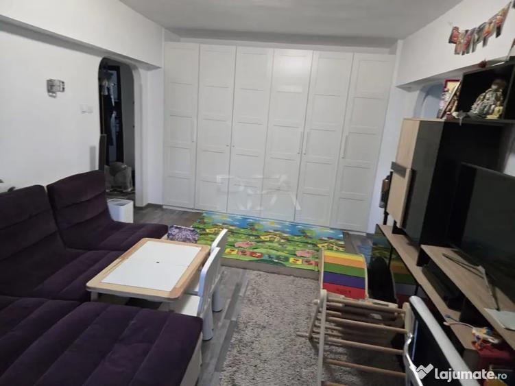 Apartament cu 3 camere semidecomandat în Dristor