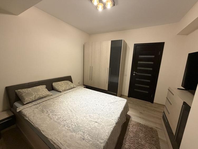 Apartament cu 3 camere decomandat, mobilat în Central