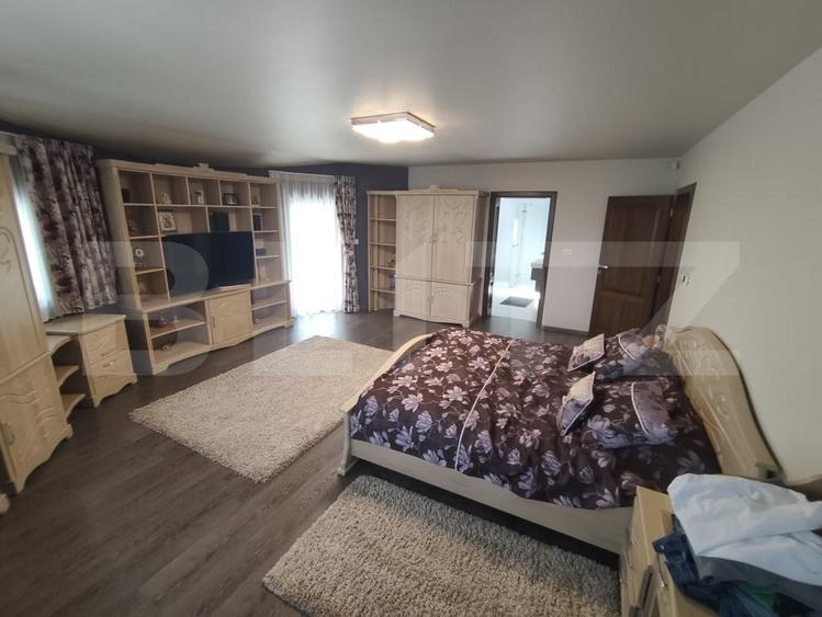 Casă individuală cu 6 camere cu Canalizare în Sânmartin