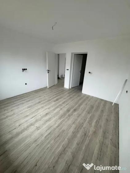 Casă cu 4 camere cu Teren 650 Mp în Satu Nou de Jos