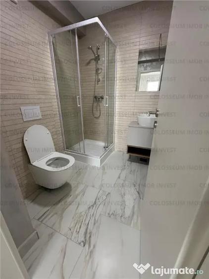 Apartament cu 3 camere decomandat în Tractorul