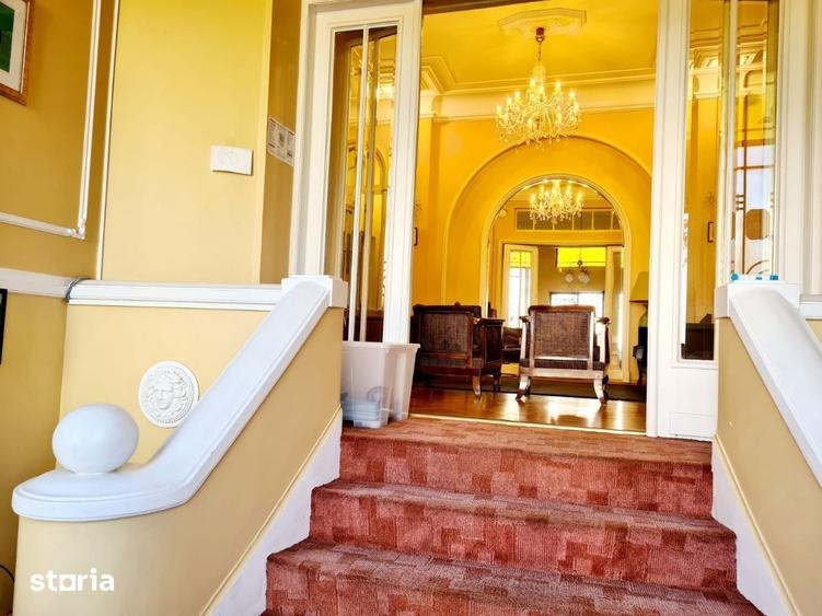 Apartament cu 5 camere în Centrul Civic
