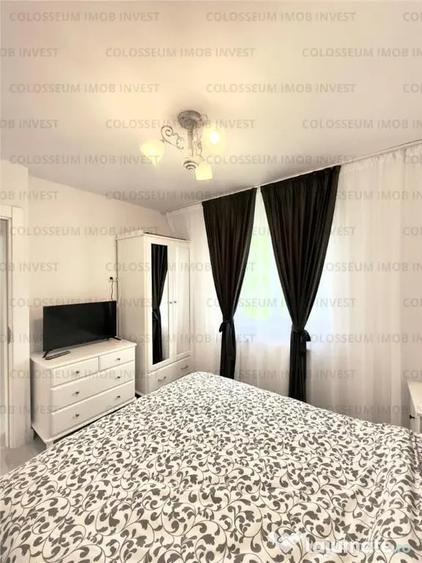 Apartament cu 3 camere semidecomandat în Centrul Civic