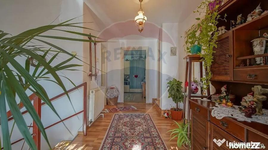 Casă cu 5 camere cu Teren 145 Mp în Dârste
