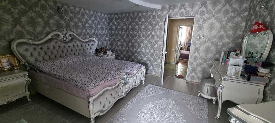Casă individuală cu 7 camere cu Garaj în Central
