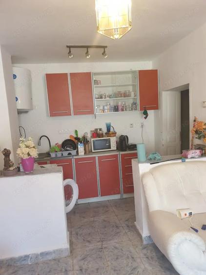 Casă cu 2 camere în Central