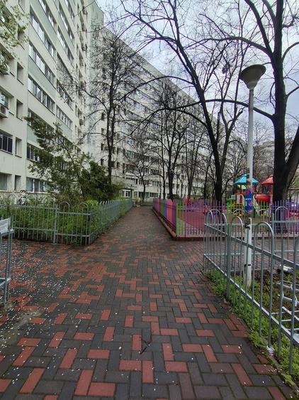 Apartament cu 2 camere semidecomandat, mobilat în Dristor