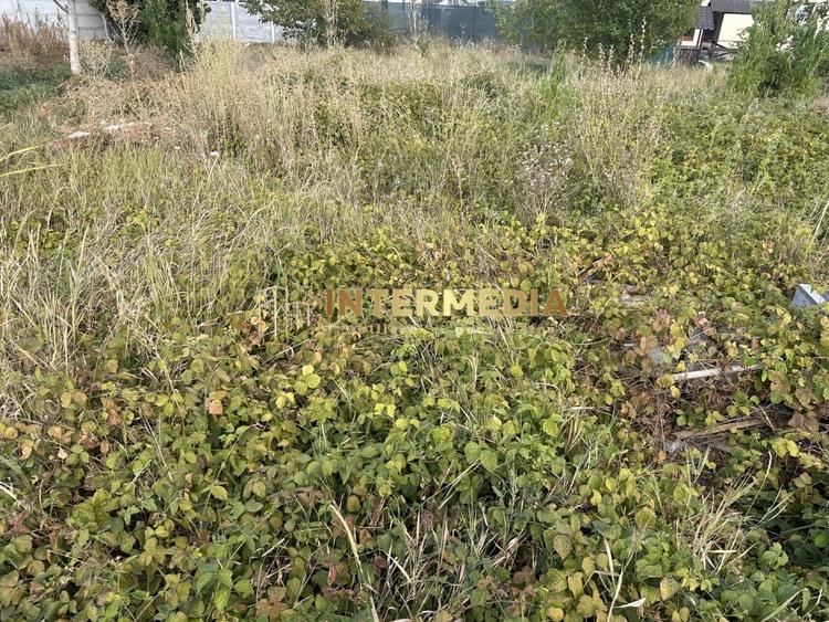 Teren Construcții intravilan de 432 mp, în Partoș