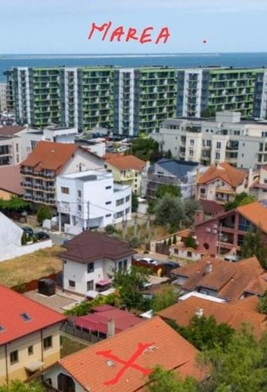 Casă individuală cu 11 camere cu Teren 500 Mp în Nord