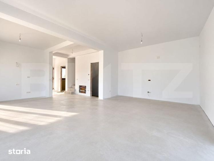 Casă cu 5 camere cu Teren 250 Mp în Giroc