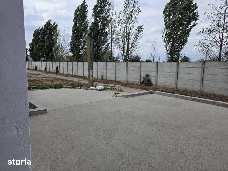 Spațiu comercial, de 760 mp, în Sântandrei