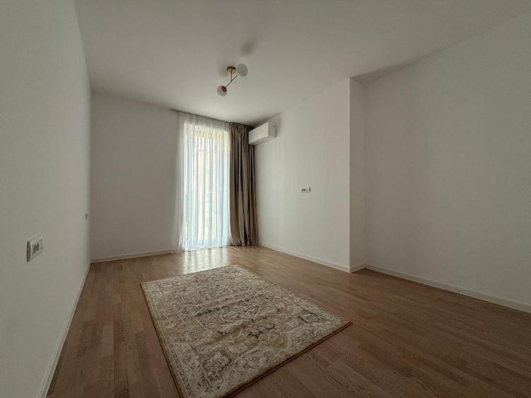 Apartament cu 3 camere semidecomandat în 23 August (Cațelul)