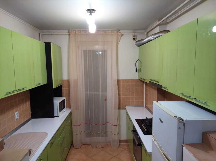 Apartament cu 3 camere decomandat în Micălaca