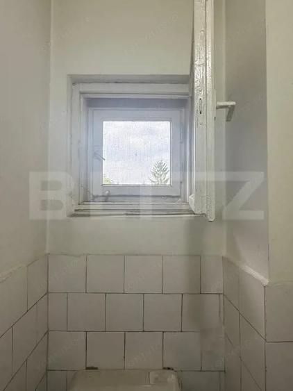 Apartament cu 4 camere semidecomandat în Central