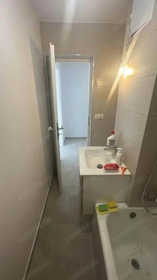 Garsonieră decomandată în Girocului