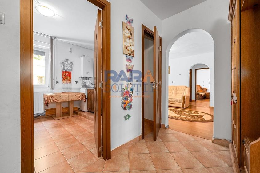 Apartament cu 2 camere semidecomandat, mobilat în Est