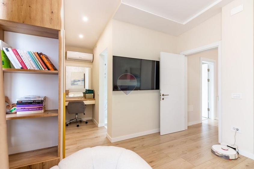 Casă individuală cu 4 camere cu Teren 375 Mp în Tunari