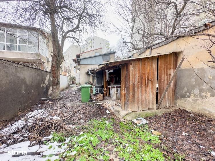 Casă cu 4 camere în Banu Manta