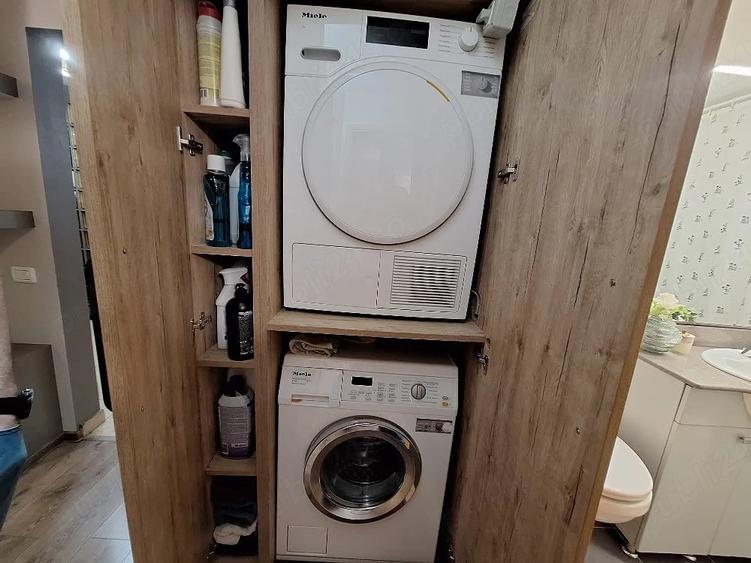 Apartament cu 4 camere decomandat în Lipovei