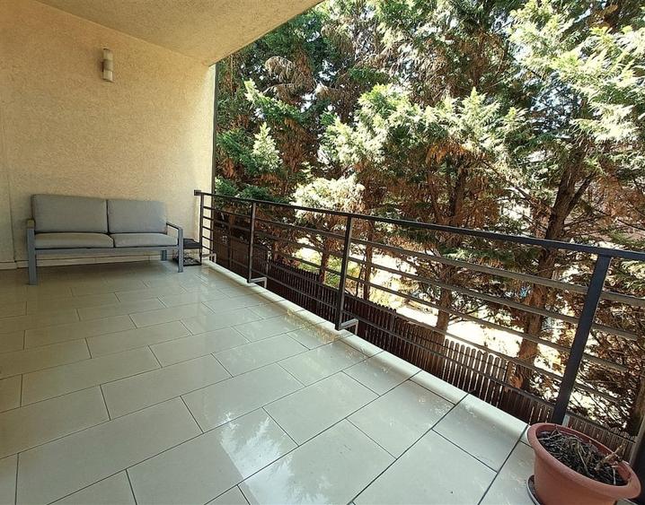 Apartament cu 5 camere decomandat, mobilat în Zorilor