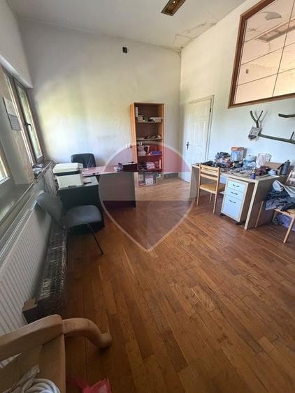 Spațiu industrial, de 724 mp, în Central