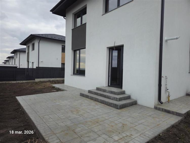Casă cu 4 camere cu Teren 350 Mp în Valea Lupului