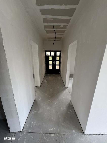Casă cu 3 camere cu Teren 450 Mp în Lazuri