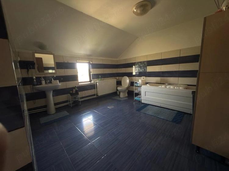 Casă cu 3 camere cu Teren 470 Mp în Central