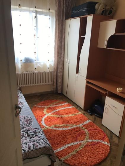 Apartament cu 3 camere decomandat, mobilat în Cetate