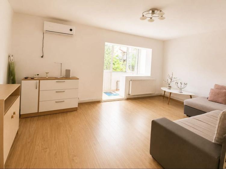 Apartament cu 3 camere decomandat, mobilat în Lipovei