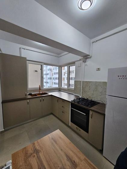 Apartament cu 2 camere semidecomandat, mobilat în Sebastian