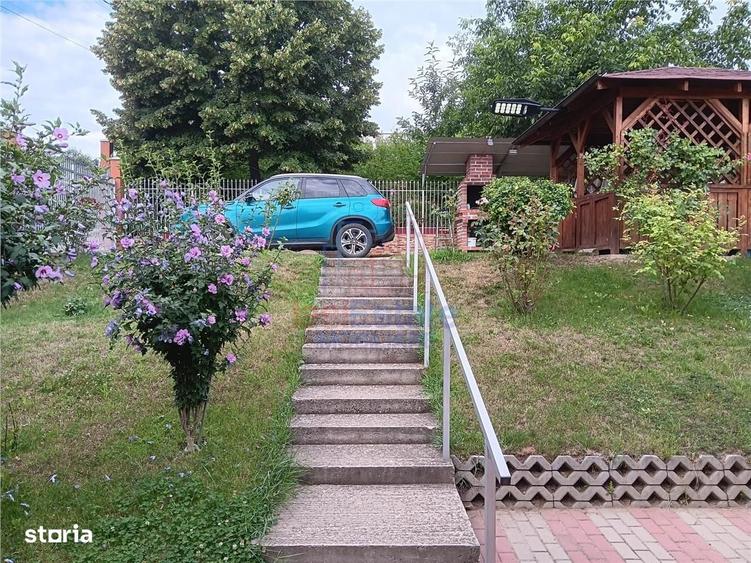 Casă cu 4 camere în Rediu