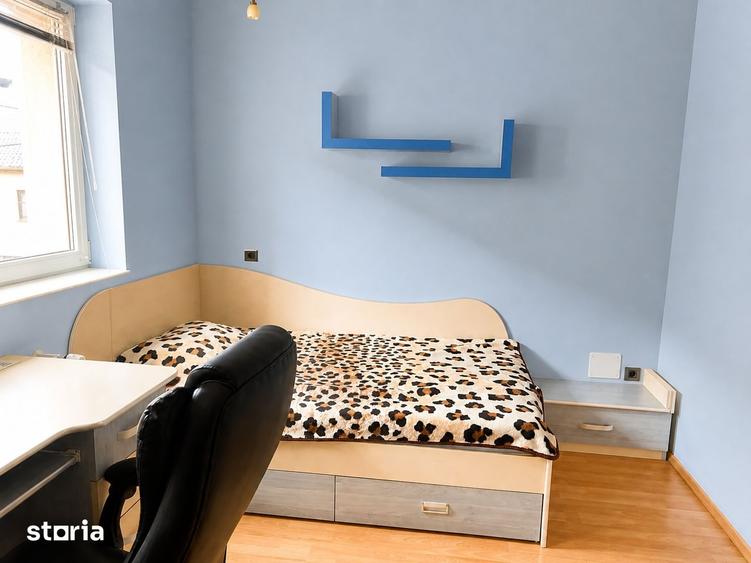 Casă cu 5 camere cu Teren 298 Mp în Rogerius