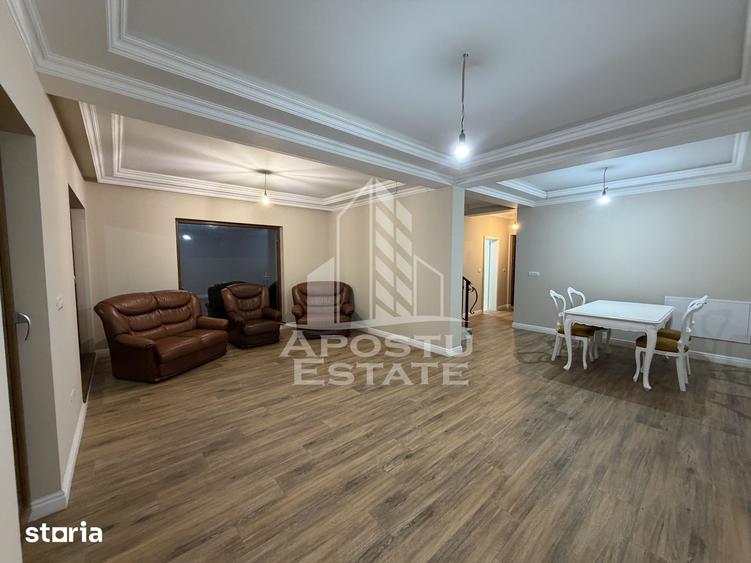 Casă cu 4 camere cu Teren 300 Mp în Central
